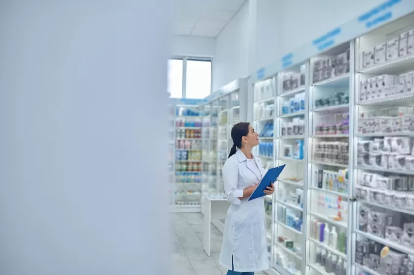 Controle de estoque para farmácias: 5 dicas para   aumentar a lucratividade